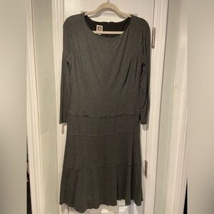 Ann Klein Size 10 Long Sleeve Scoop Neck Zip Back Gray Soft Jersey Mini Dress